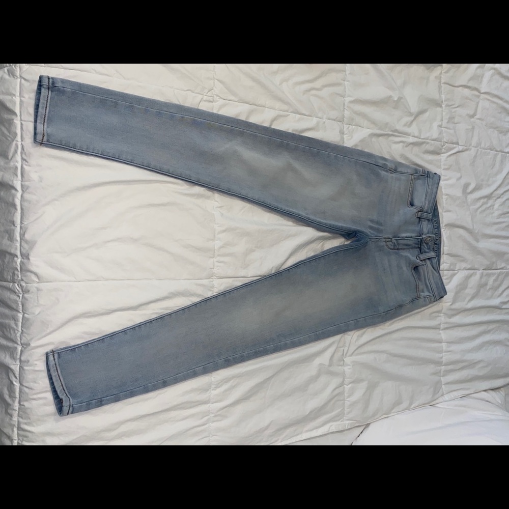 American Eagle women’s jeans